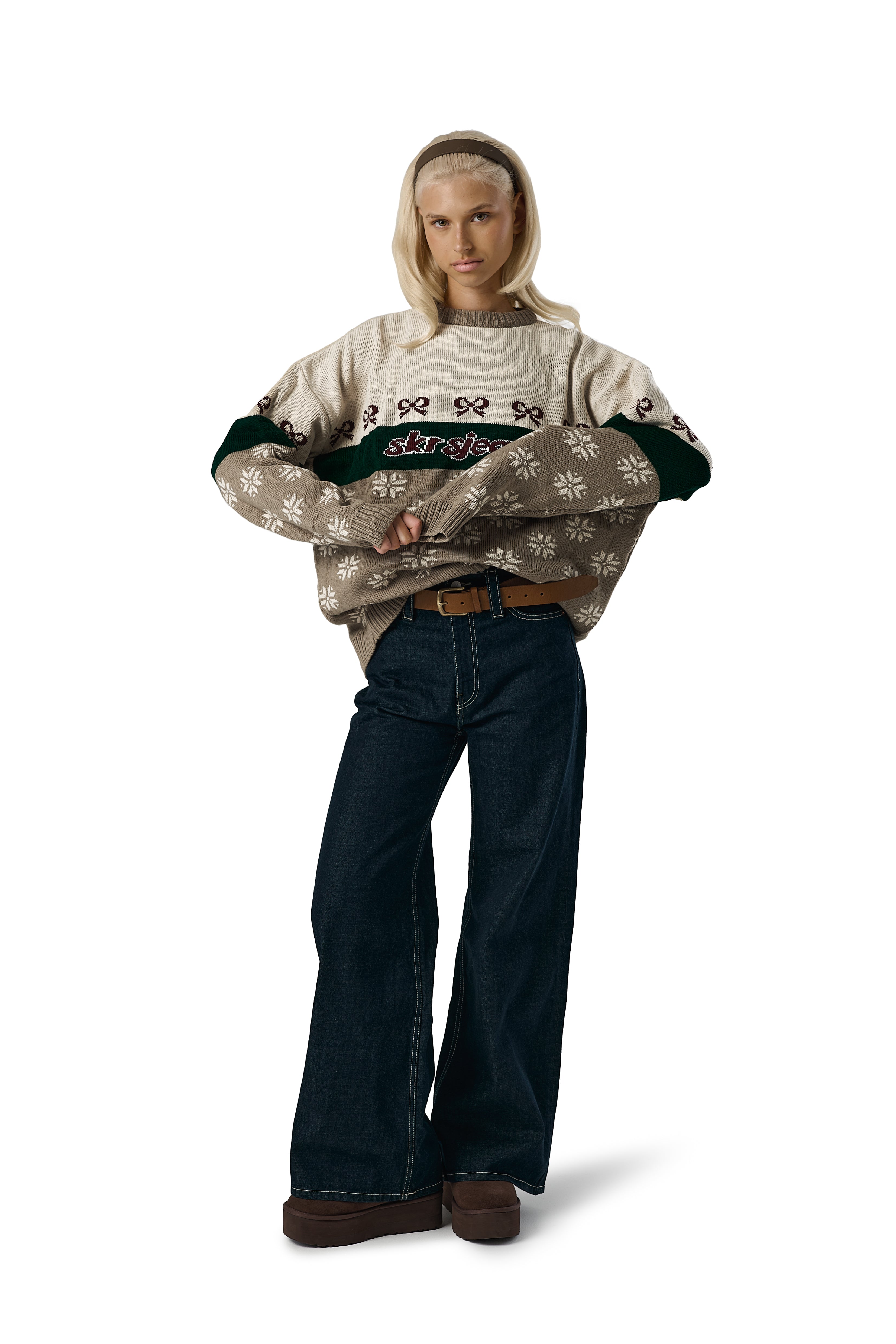 Model Josefine is 5'9" and wears size S.